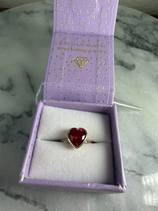 Hard to Find Melinda Maria Red Amelie Heart Ring - 5 - Picture 5 of 17